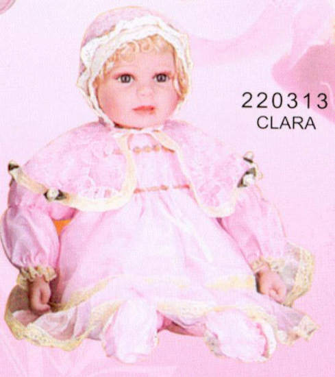 22'' Clara, sitting